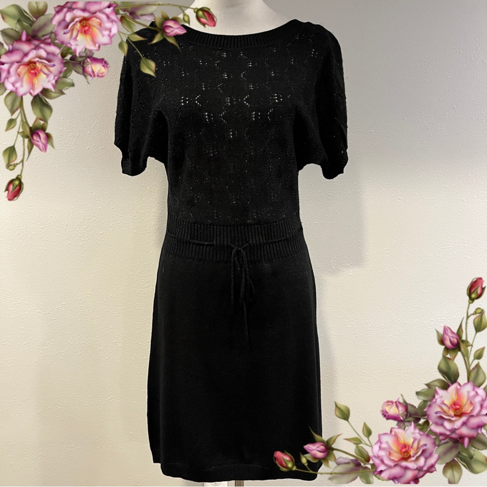 Mudd Knit short sleeve black with silver sparkle sweater Dress size large‎